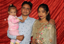 Know about Suryapal Shriwan, a dynamic folk singer from Tehri Garhwal Suryapal Shriwan Wife